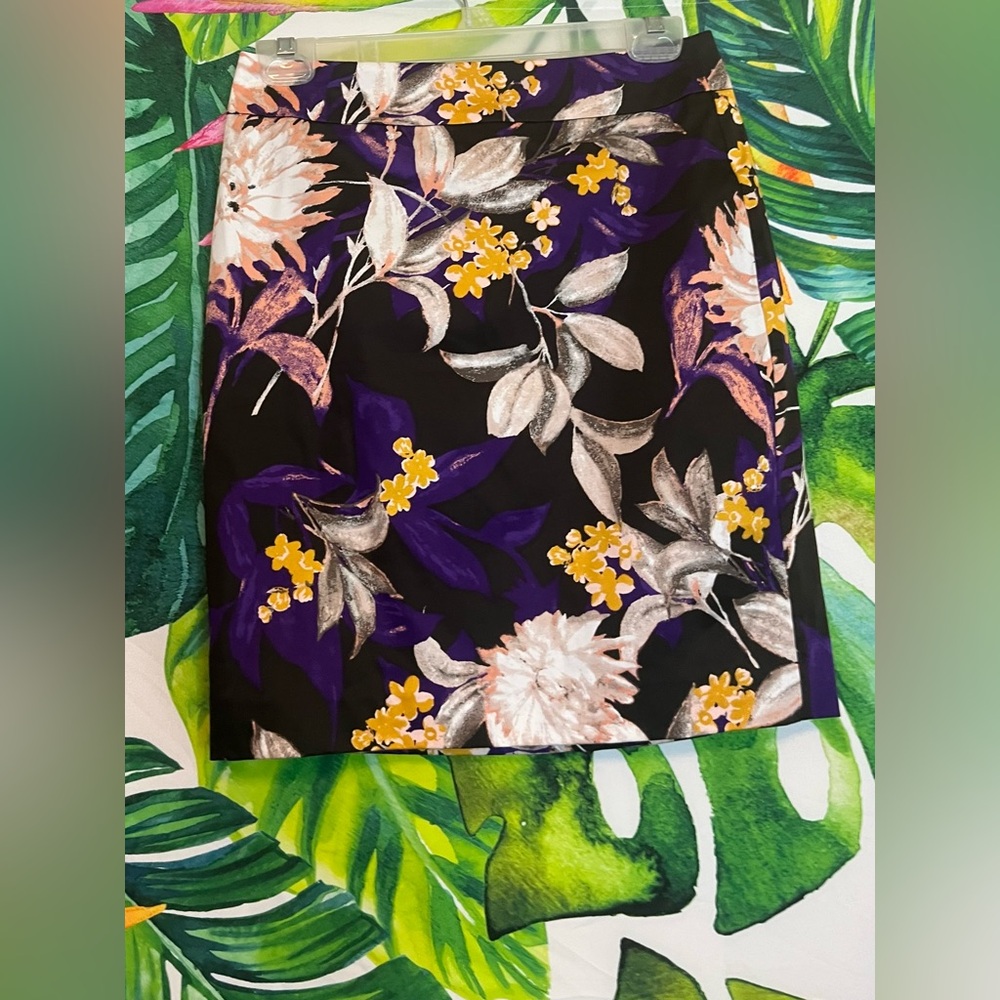 NWT Ann Taylor 2P Petite Black Purple Floral City Work Autumn Winter Fall Skirt